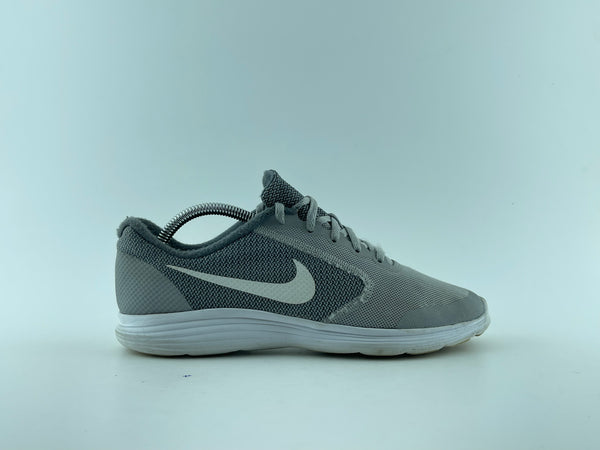 NIKE REVOLUTION 3 40