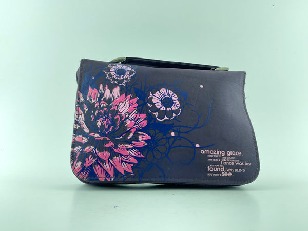 MAKE-UP KIT FOR LADIES