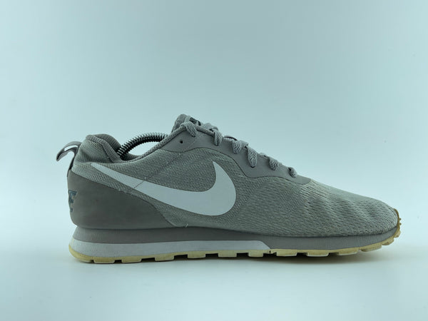 NIKE 42.5