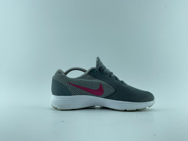 NIKE REVOLUTION 40.5