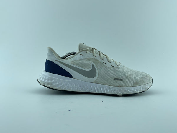 NIKE REVOLUTION 45.5
