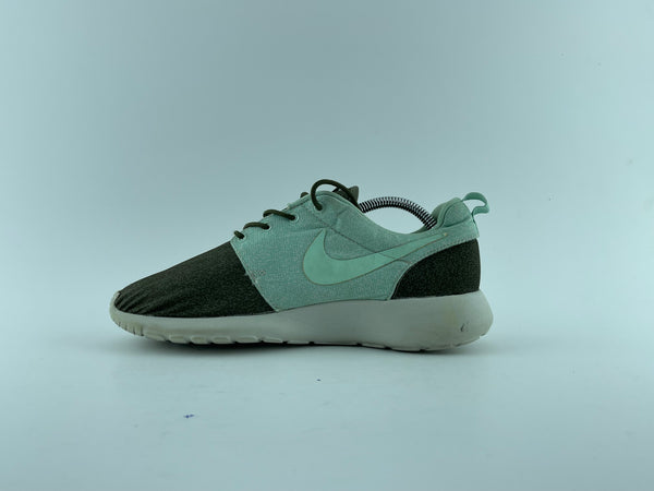 NIKE 38